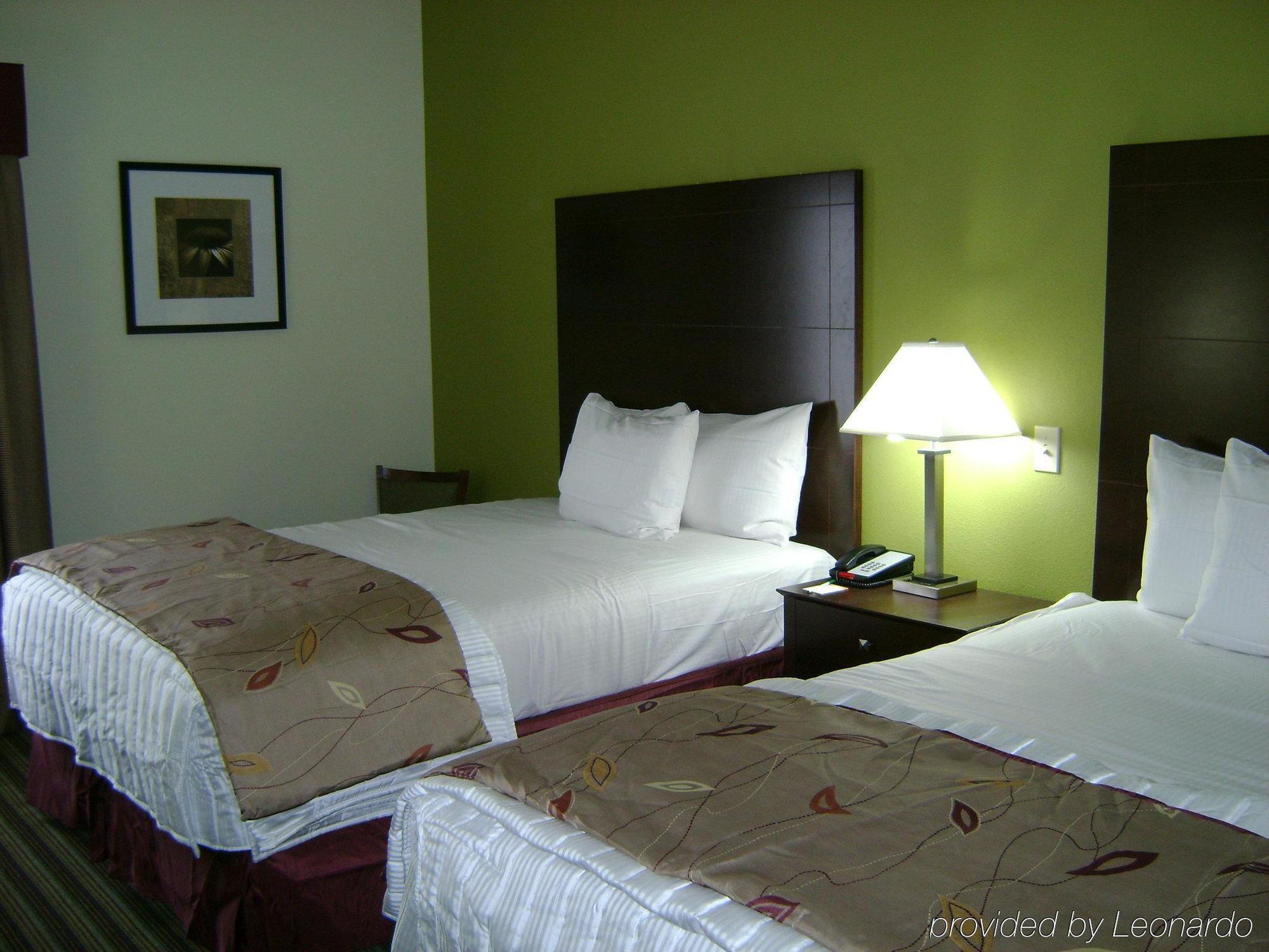 La Quinta By Wyndham Baton Rouge Denham Springs Hotel Room photo