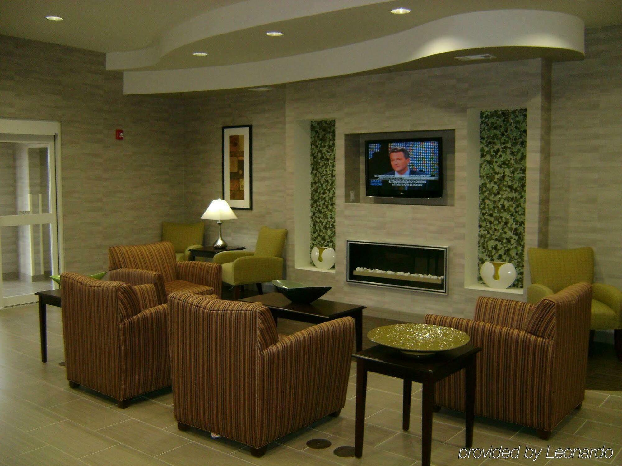 La Quinta By Wyndham Baton Rouge Denham Springs Hotel Interior photo